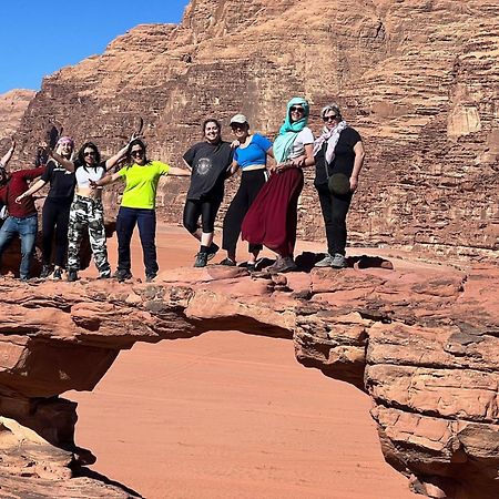 Calm Camp Bed and Breakfast Wadi Rum Exteriör bild