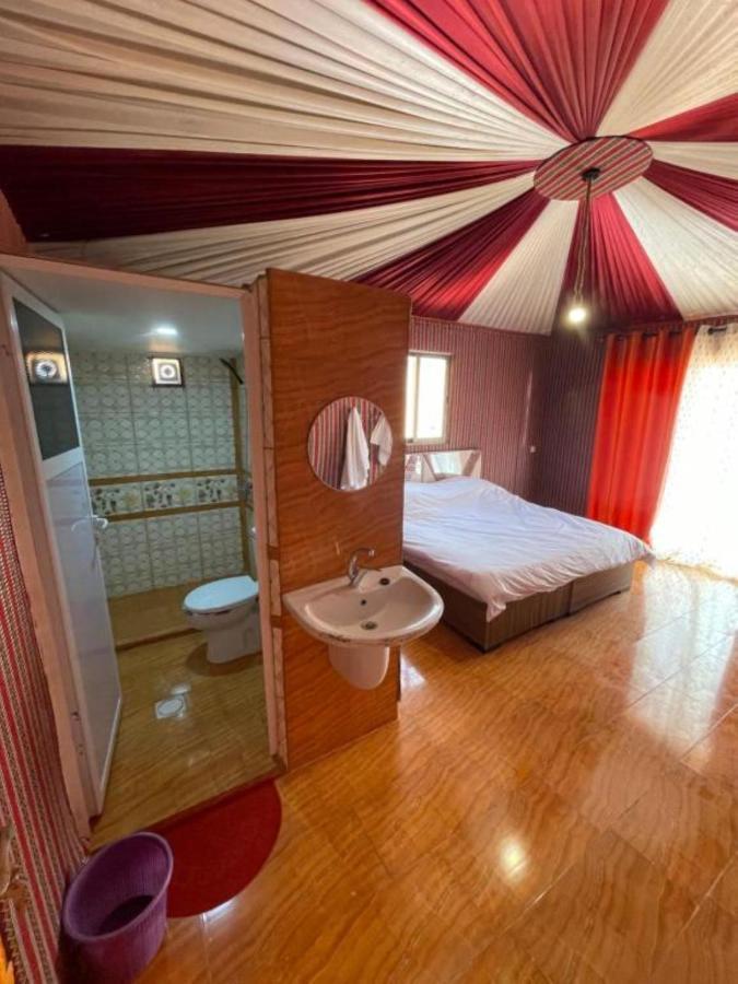 Calm Camp Bed and Breakfast Wadi Rum Exteriör bild