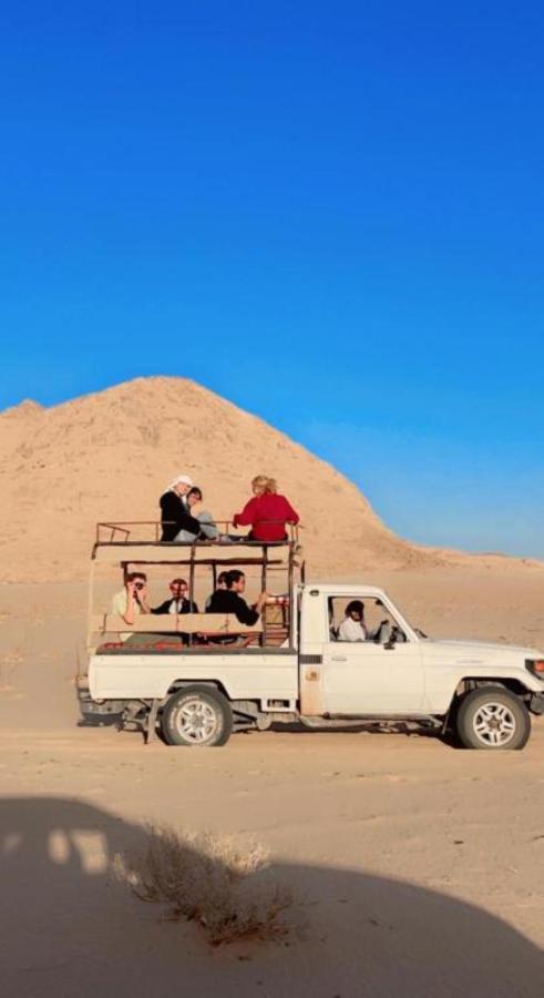 Calm Camp Bed and Breakfast Wadi Rum Exteriör bild