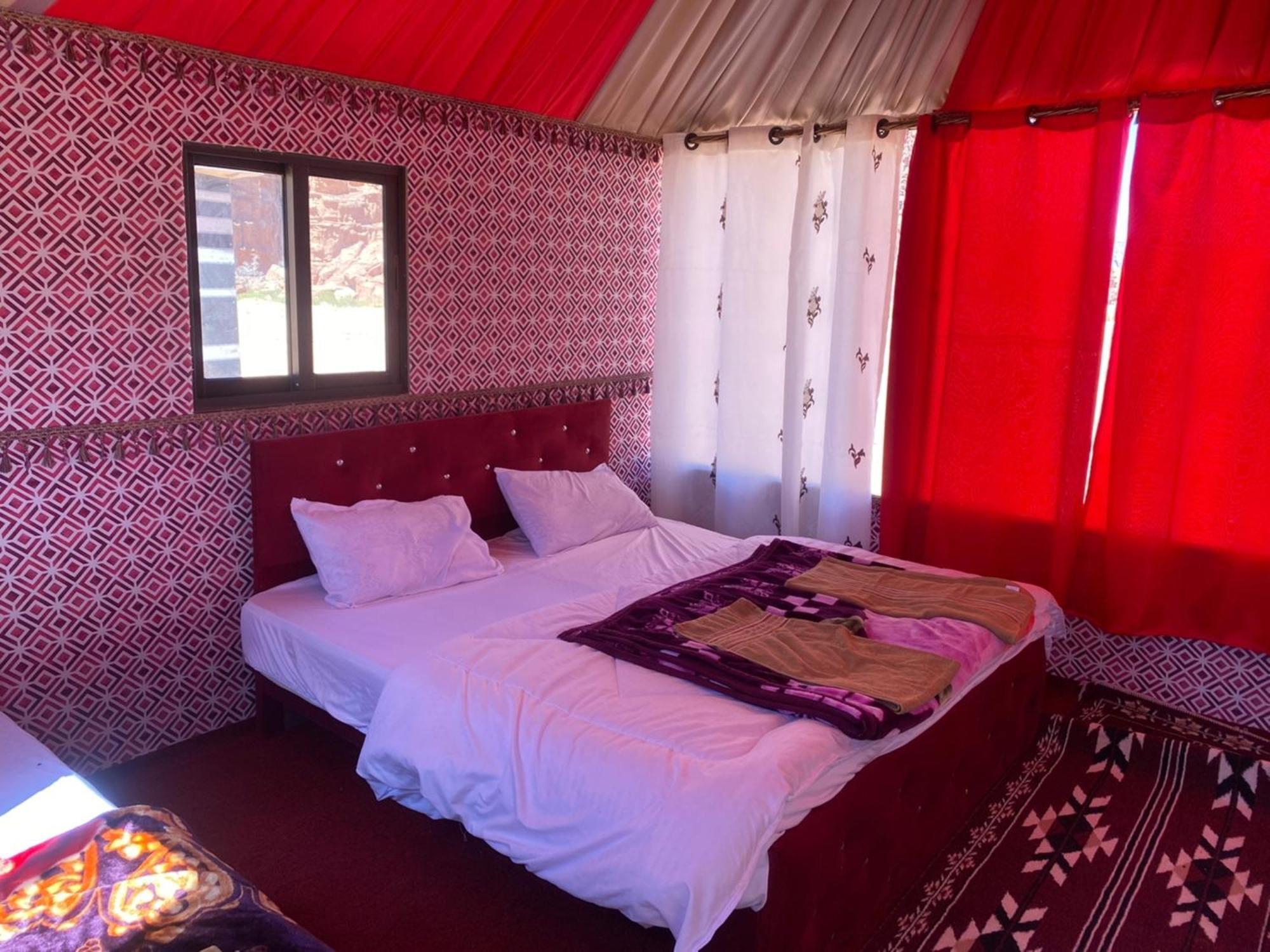 Calm Camp Bed and Breakfast Wadi Rum Exteriör bild