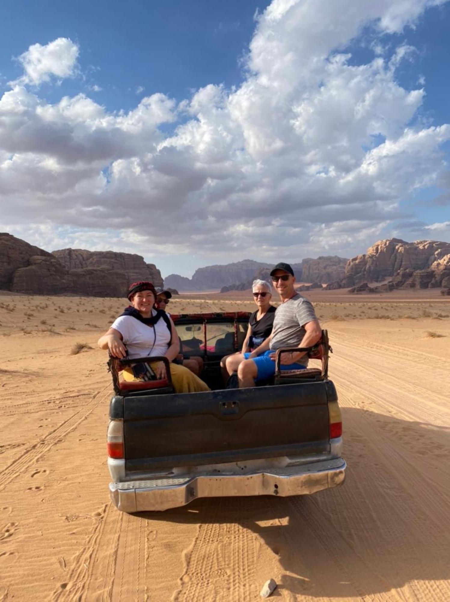 Calm Camp Bed and Breakfast Wadi Rum Exteriör bild