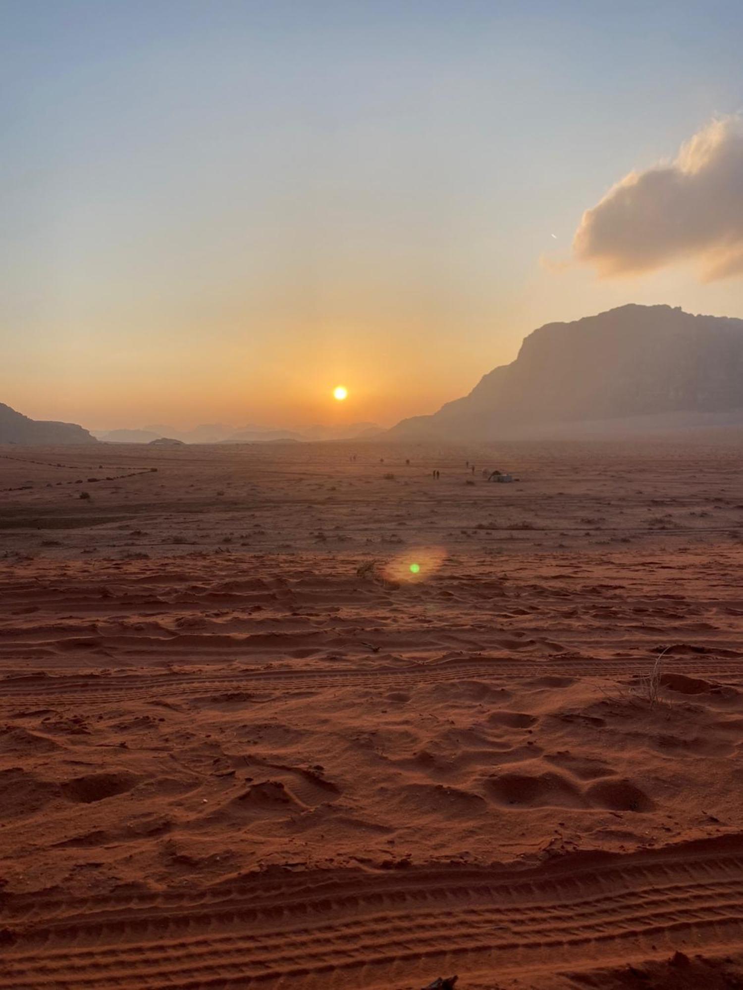 Calm Camp Bed and Breakfast Wadi Rum Exteriör bild