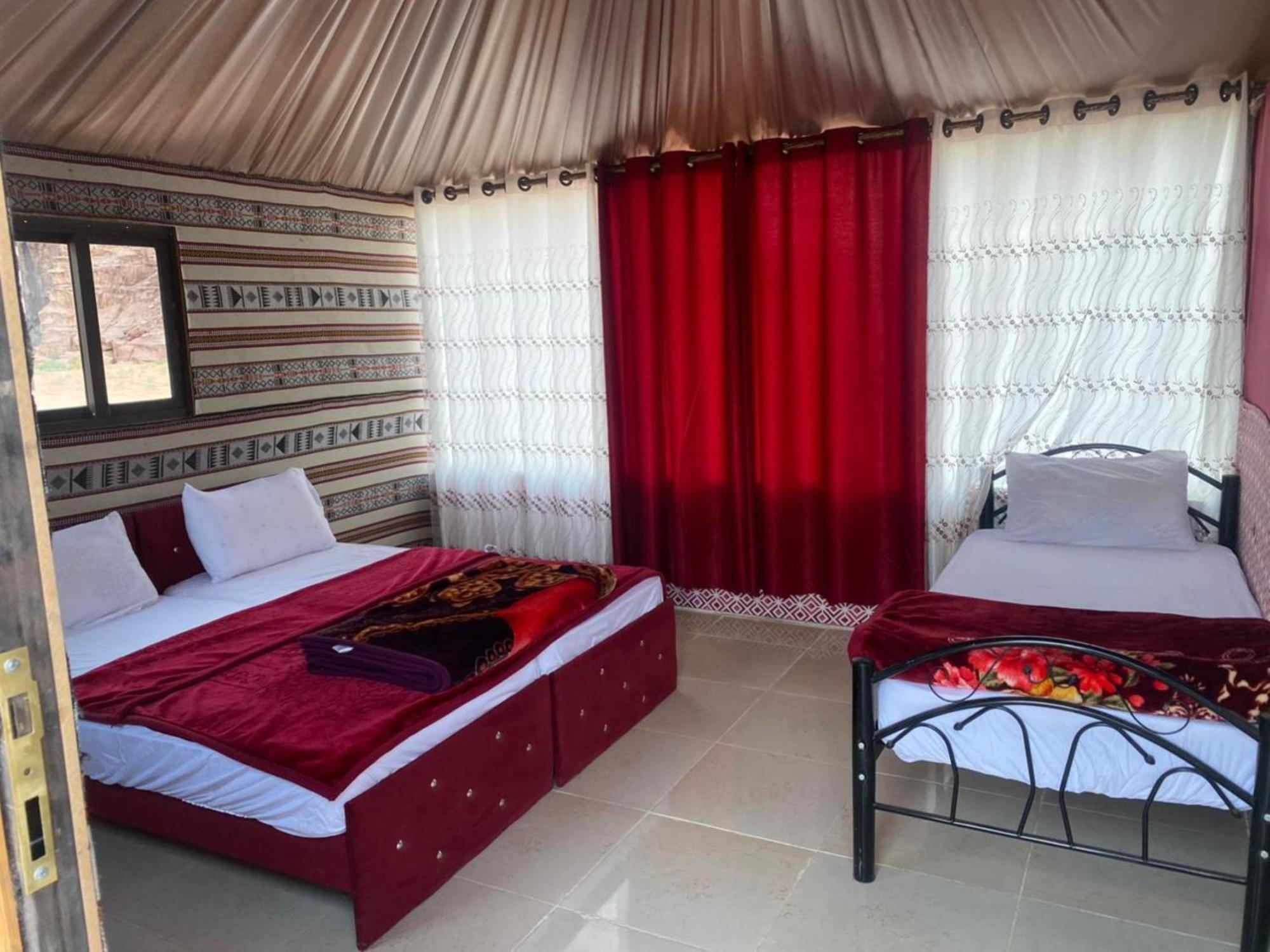 Calm Camp Bed and Breakfast Wadi Rum Exteriör bild
