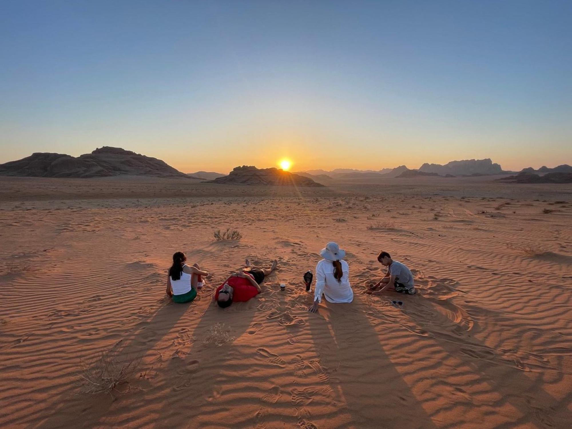 Calm Camp Bed and Breakfast Wadi Rum Exteriör bild